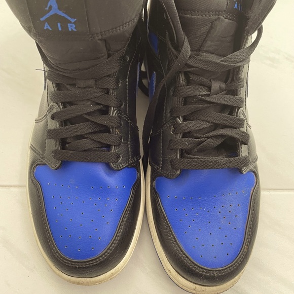 Nike Air Jordan sneakers size 10.5 - Picture 2 of 6